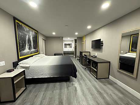 King Room - Non-Smoking