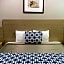 Island Suites Hobby Airport
