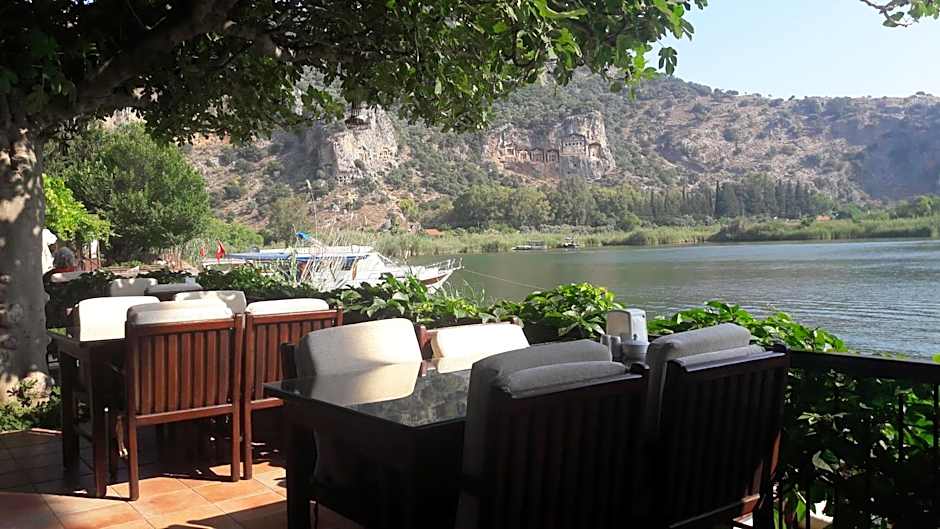 Lindos Pension