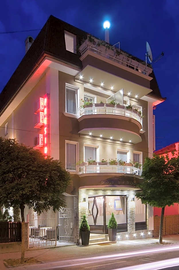 Garni Hotel President de Luxe