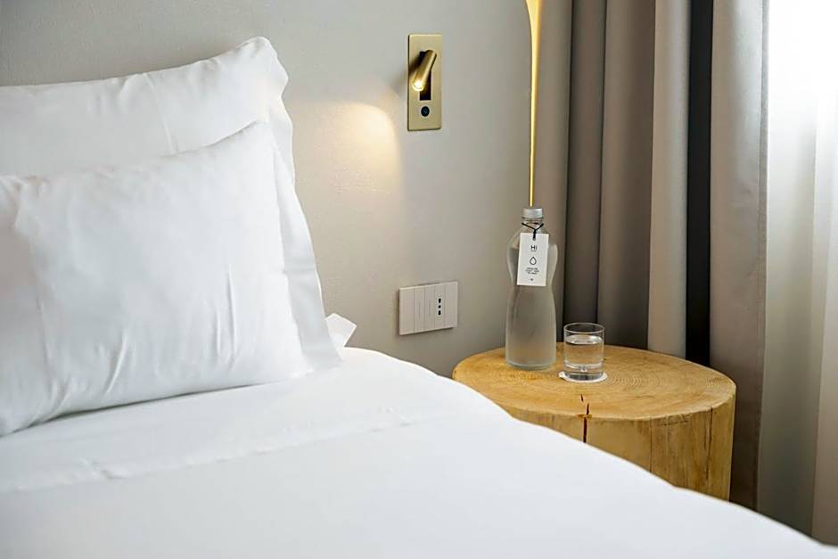 Hi Hotels Sirmione - Lakeview Pool