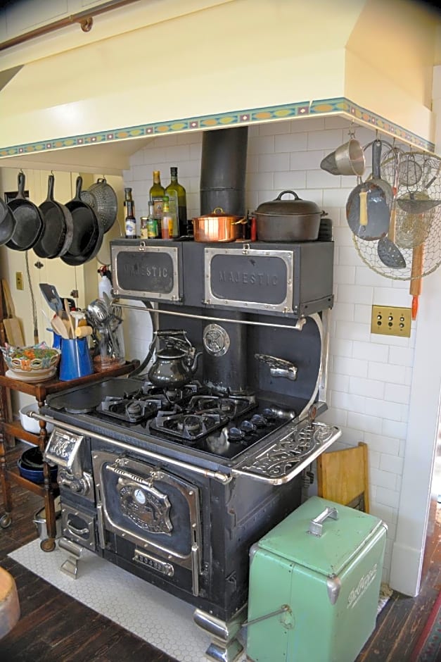 Alaska Heritage House Bed and Breakfast