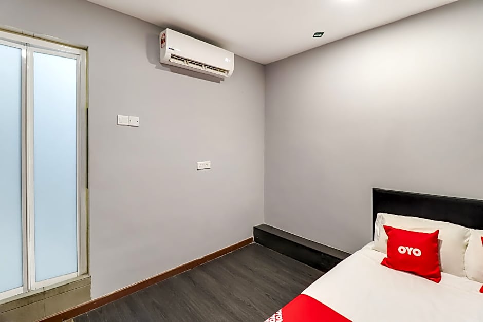 OYO 89381 Moonnight Hotel