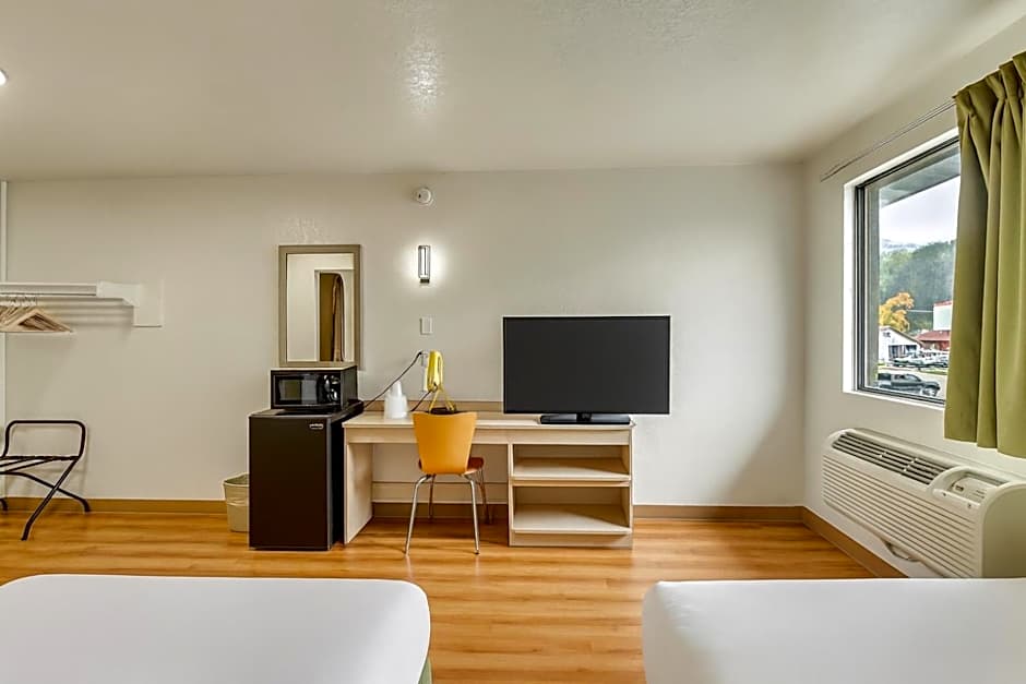 Motel 6 Ogden, UT- Downtown