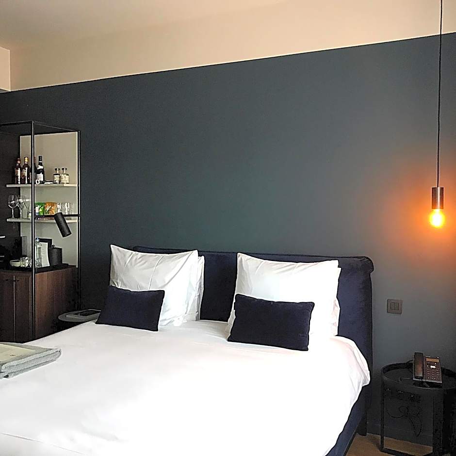 U Eat & Sleep Antwerp