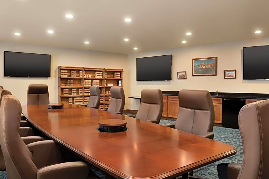 Delta Hotels by Marriott Helena Colonial