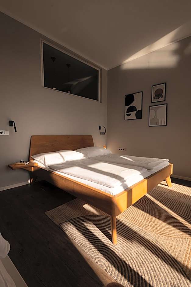 ART Hostel & Apartments