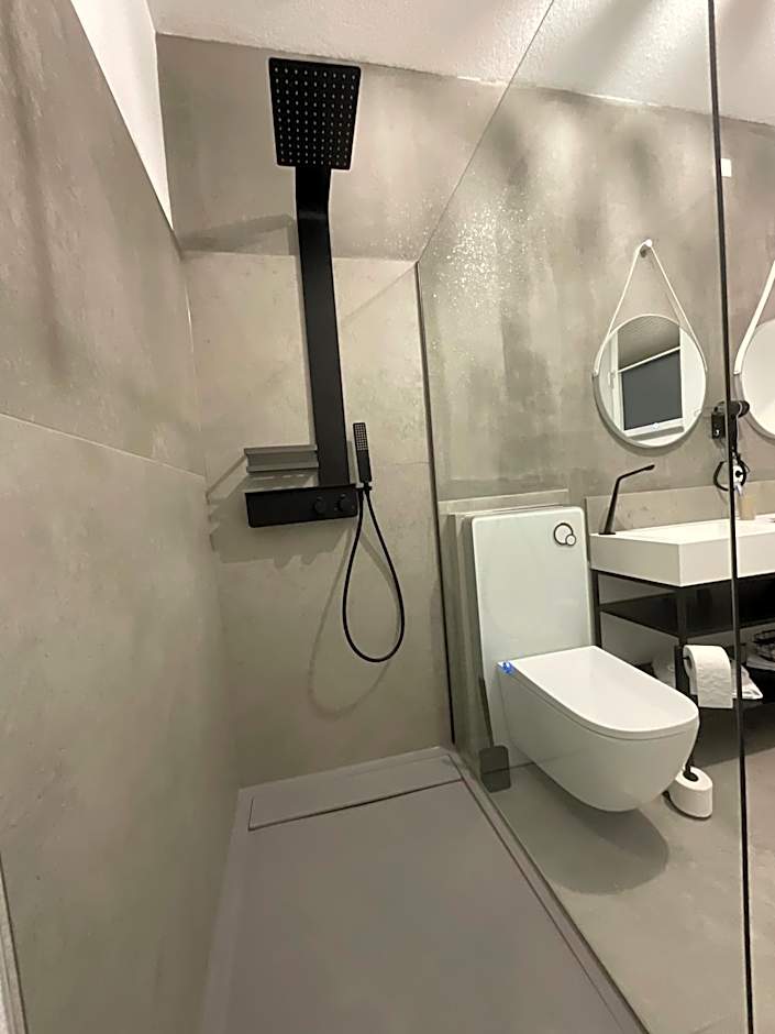 Hotel Residenz Luxury - Outletcity - Parken - Klima - 24h Check-In