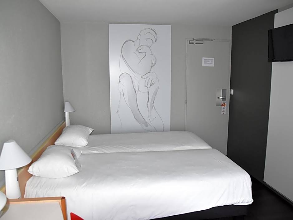 ibis Rochefort