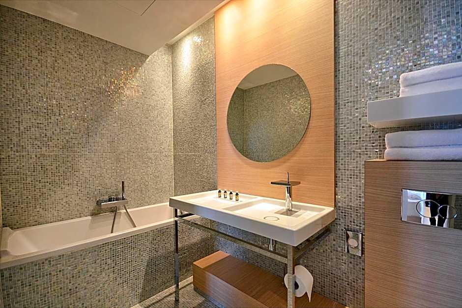 Sound Garden Hotel Airport