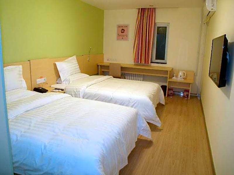 7 Days Inn Weinan Dongfeng Street