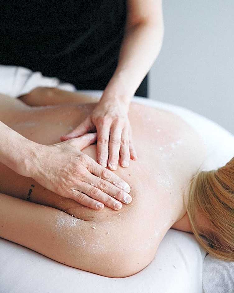 Le Place d Armes Hotel Suites