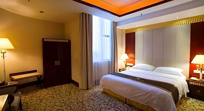 Yijian Holiday Hotel