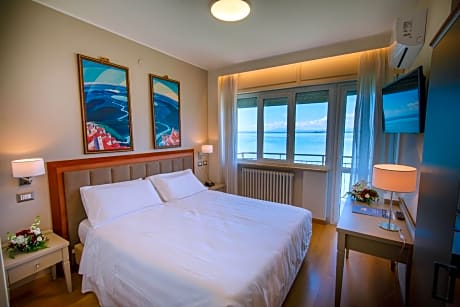 Superior Double Room with Lake View