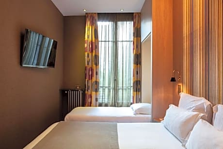 Triple Room with Garden View