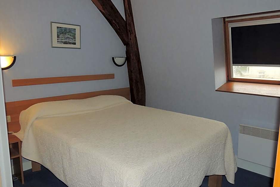 Photo 1 of 10 of Double Room