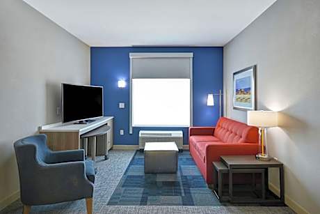 King Suite - Mobility Access/Non-Smoking