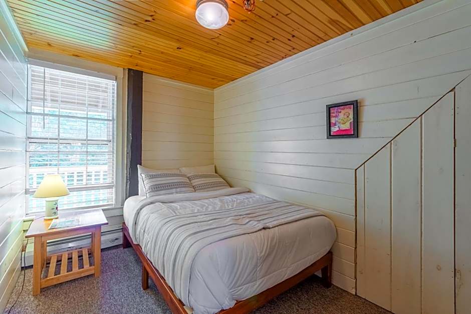 Cranmore Mountain Lodge Bed & Breakfast