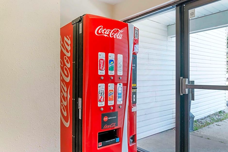 Econo Lodge Traverse City South