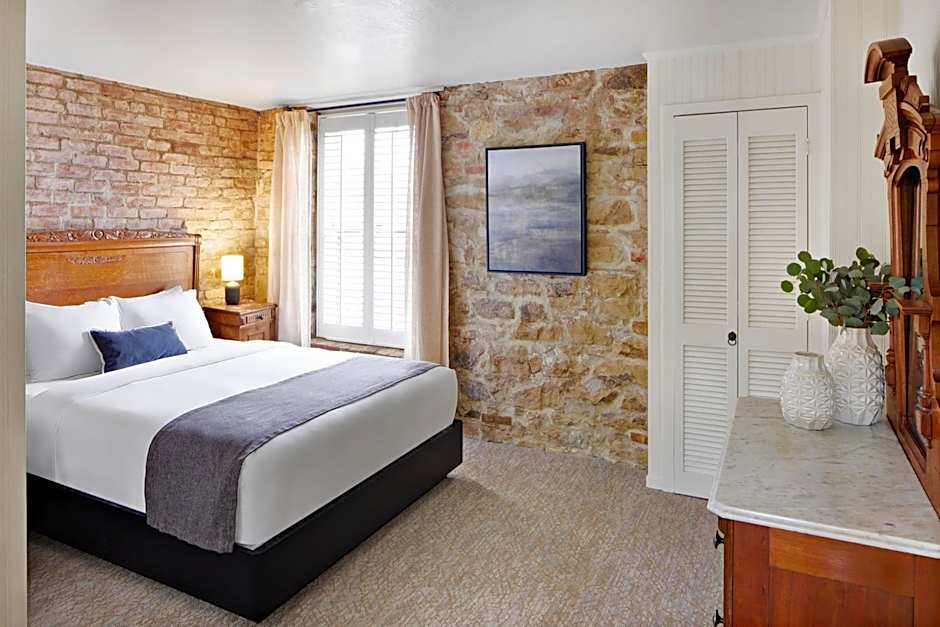 Maison Fleurie, A Four Sisters Inn