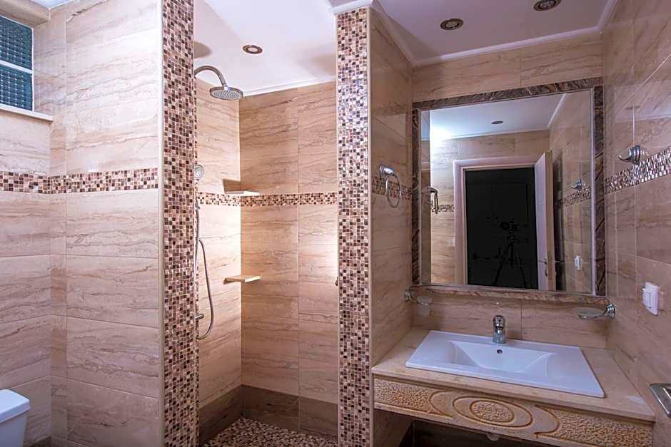 I Candy Malia by Estia