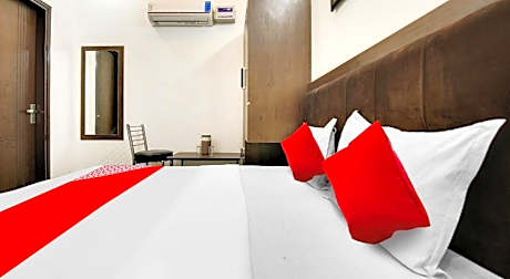 Hotel O King Star Residency