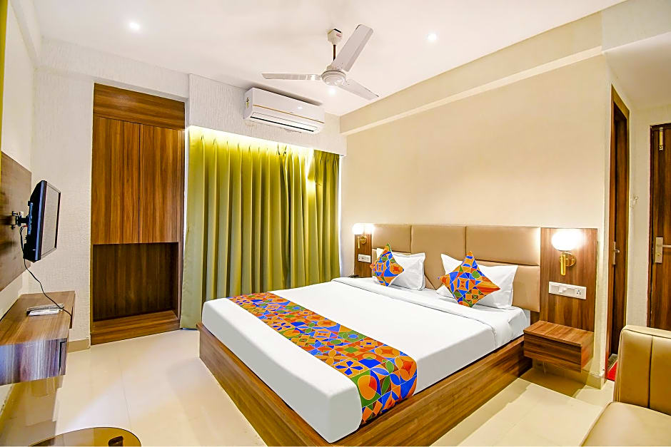 FabHotel Lake View Topsia - China Town