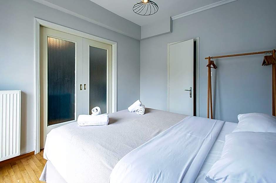 Aris123 by Smart Cozy Suites - Apartments in the heart of Athens - 5 minutes from metro - Available 24hr