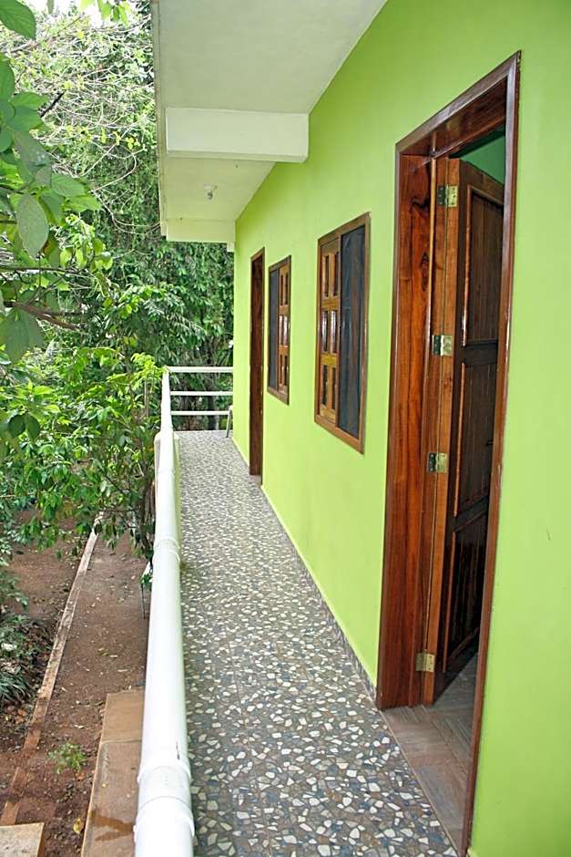 Yaxche Centro Hostal y Camping