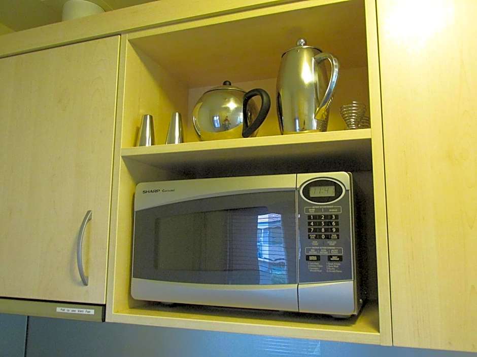 166 Majestic Court Motel