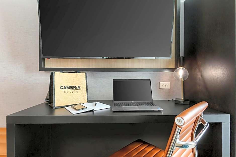 Cambria Hotel Spokane Airport