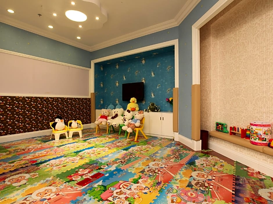 Zhongwei Green Lake Hotel Kunming