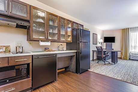 King Studio Suite - Mobility Access Tub/Non-Smoking