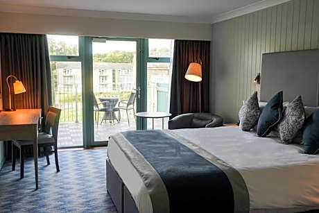 Deluxe Double Room with Lake View