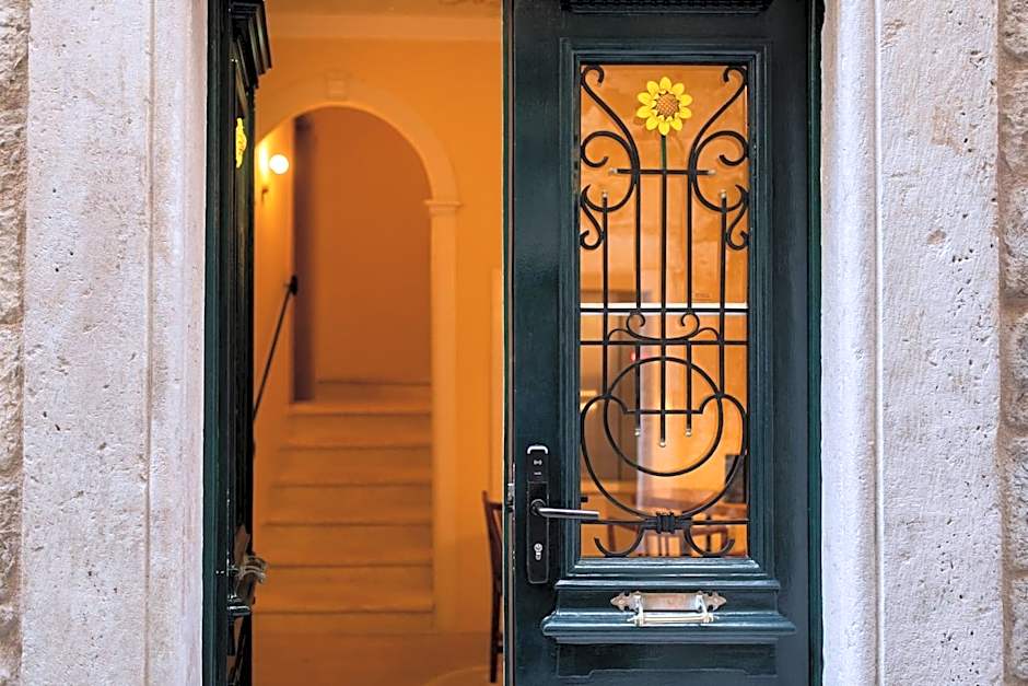 7oaks Noble House