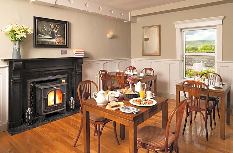 Hylands Burren Hotel