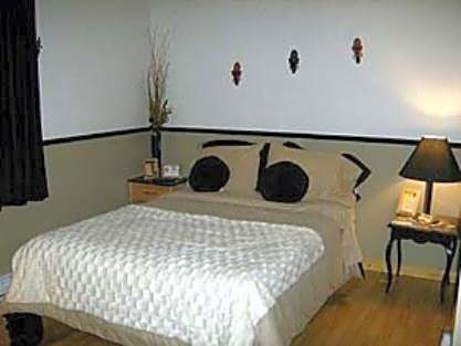 Photo 1 of 9 of Double Room