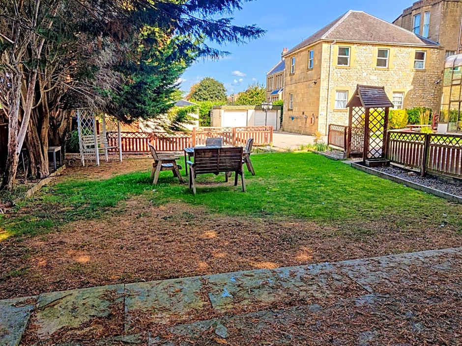 Wentworth House - Free Parking