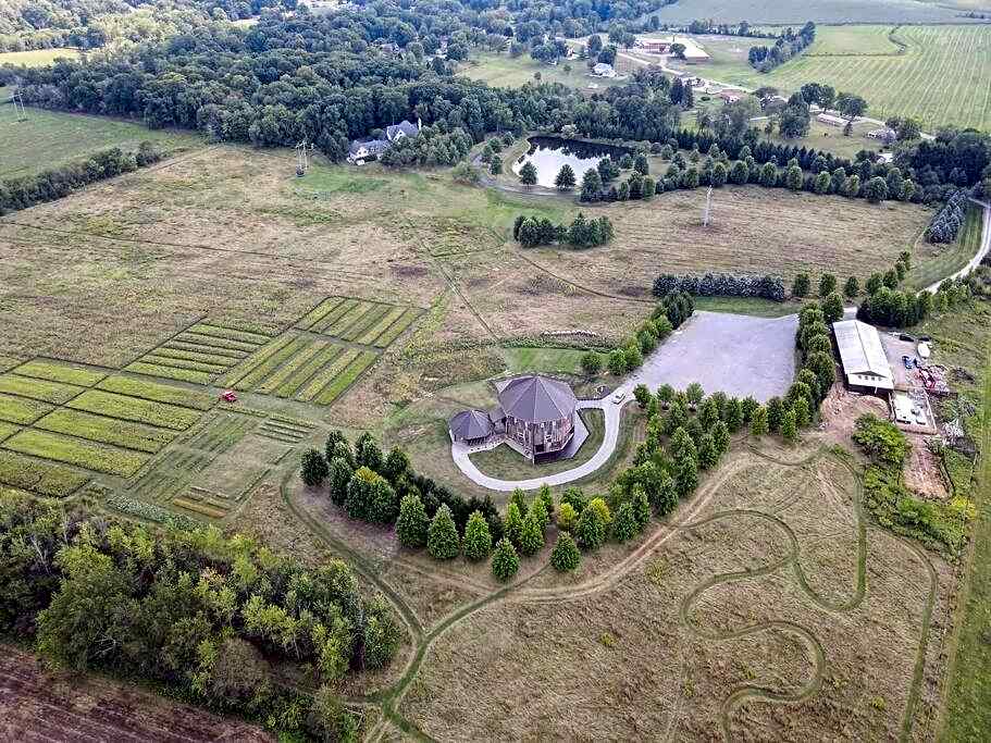 Wildflower Wanderlust-Glamping st 1885 Farms