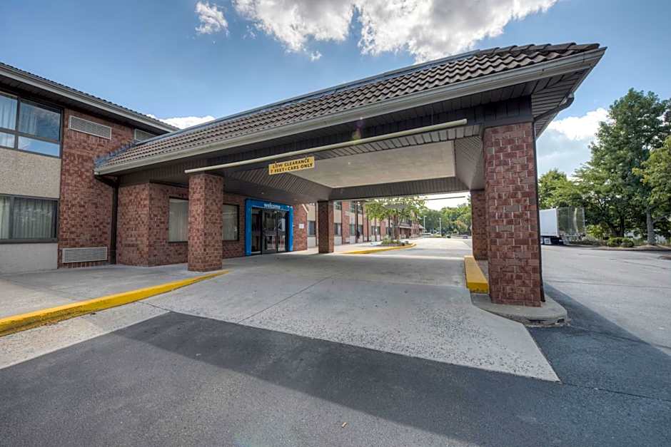 Motel 6-Branford, CT - New Haven