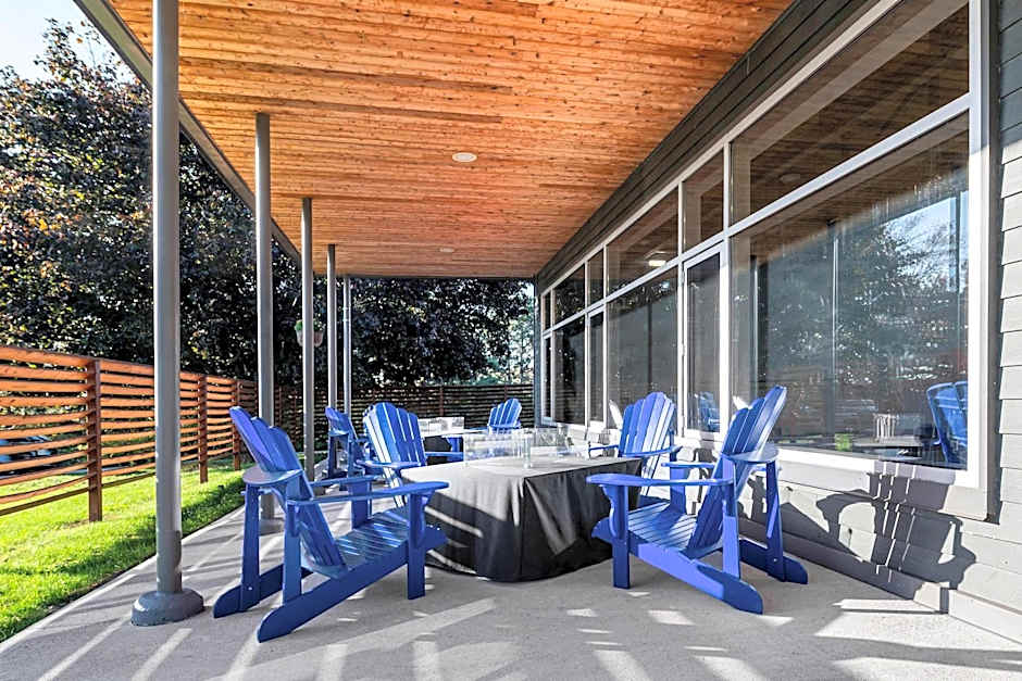 Comfort Suites Kingston Central