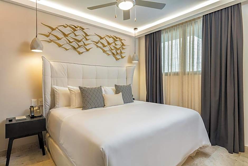 Photo 1 of 4 of Superior Suite