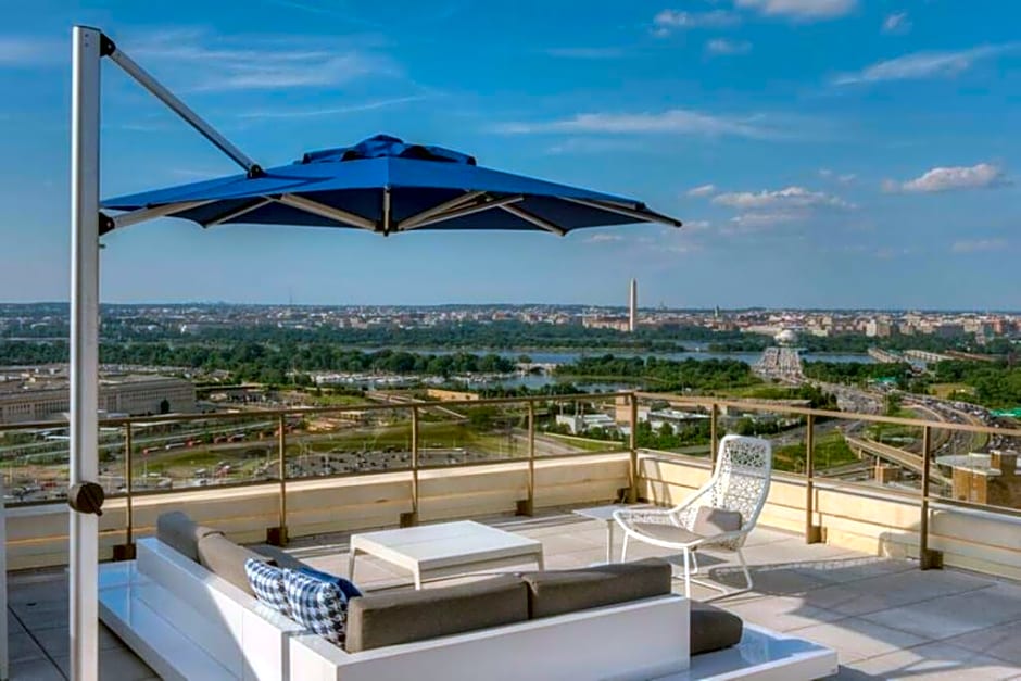 Global Luxury Suites Near Pentagon City