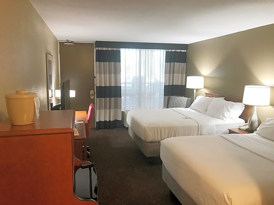 Holiday Inn Alexandria, an IHG Hotel