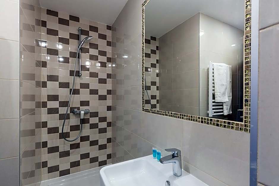 Premium Crown Suites