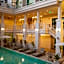 De Hug Hotel and Residence