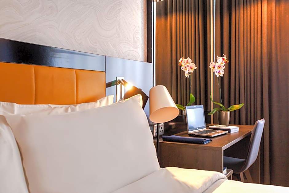 Clayton Hotel Dublin Airport Central
