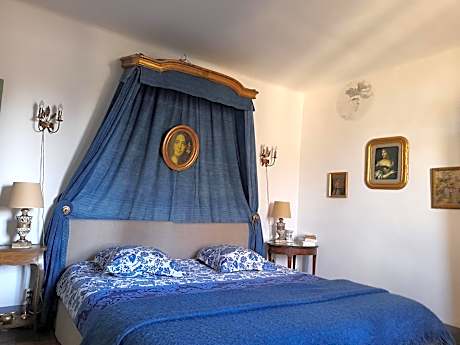 Queen Room with Garden View
