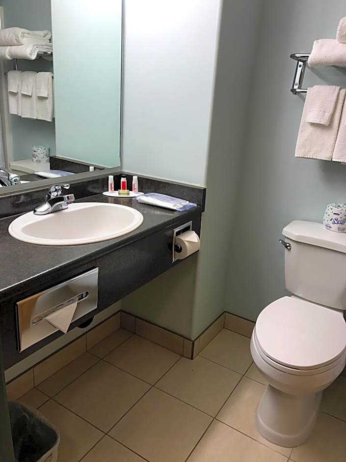 Super 8 by Wyndham Kindersley