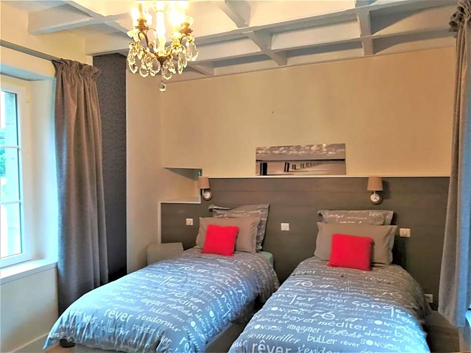 Kergroaz Maner Classé 5 épis Table d'Hôtes Manoir dans parc paysagé, spa en plein air Bornes véhicules électriques Petit déjeuner inclus